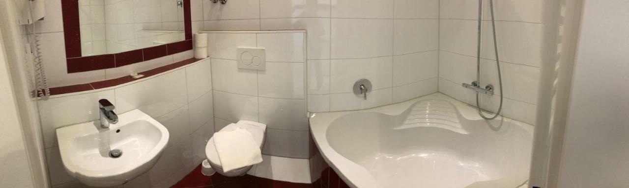 Hotel Berlin 슈베친겐 외부 사진